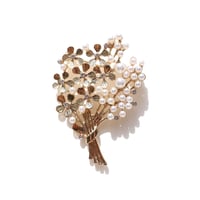 Gold bouquet brooch