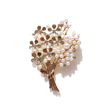 Gold bouquet brooch