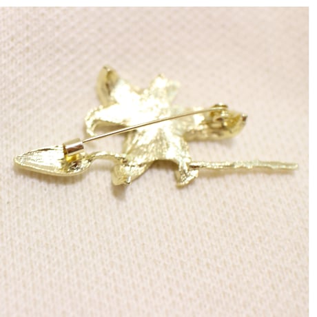 White gold Flower brooch