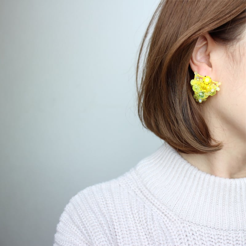 普段使いにも♪K18ダイヤモンドフラワースタッドピアス 22K/18K リアル