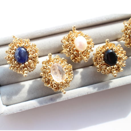 Gemstone /// Ring -gold