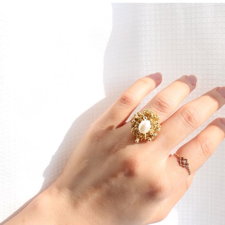 Gemstone /// Ring -gold