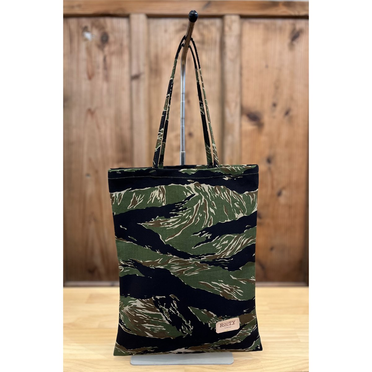 【新品未使用】阪神タイガース　ファミリア　コラボトートバッグ 阪神タイガース×familiar初のコラボレーションが決定！ ファミ