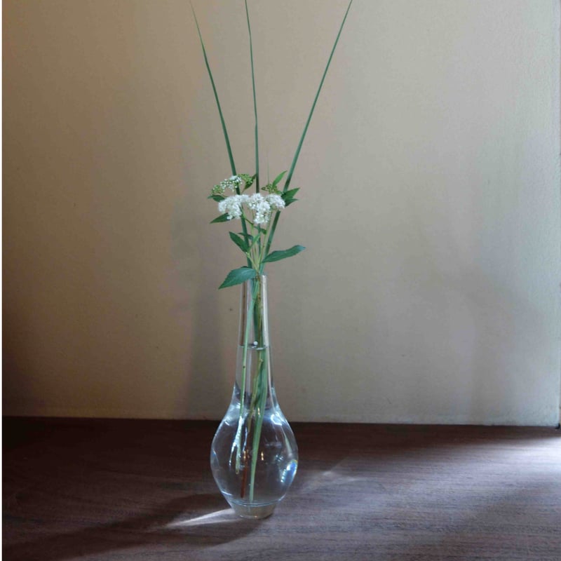 Kaori Kawanabe 吹きガラス鶴首花器 | g's gallery