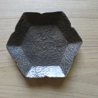 Asami 　Maeda　前田麻美　六角ブロンズ豆皿