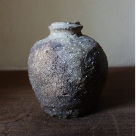 Q Tani 谷穹　蹲　(桐箱付き)