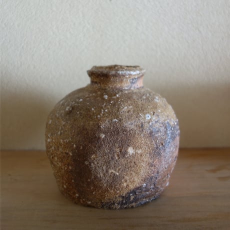 Q Tani  谷穹　蹲 (桐箱付き)