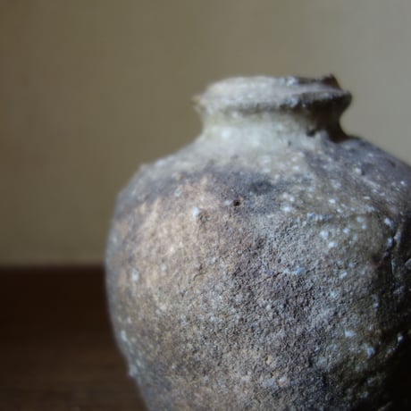 Q Tani 谷穹　蹲　(桐箱付き)