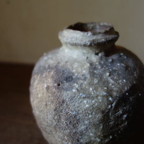 Q Tani 谷穹　蹲　(桐箱付き)