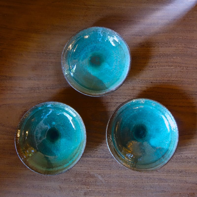 エメラルドグリーン陶器瓶 木箱付き ビンテージ エメラルドグリーン陶器瓶 木箱付き ビンテージ ☆値下げ