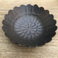 Asami Maeda 前田麻美　菊型ブロンズ小鉢