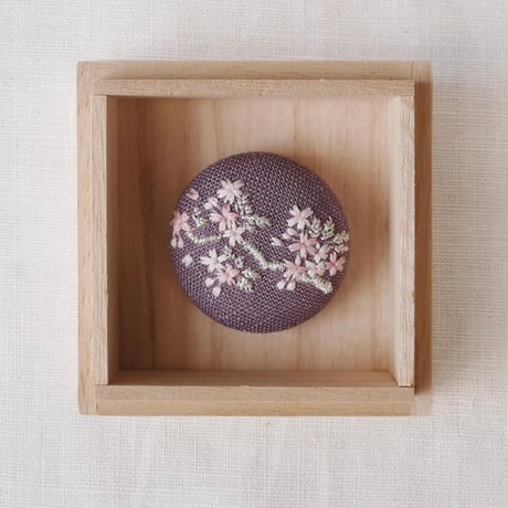 Mayumi Tomita  富田真弓　桜刺繍ブローチor 帯留