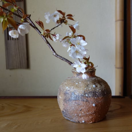 Q Tani  谷穹　蹲 (桐箱付き)