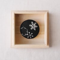 Mayumi Tomita 手刺繍ブローチ　雪の結晶