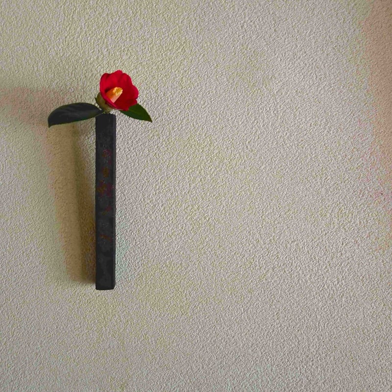 鉄釉掛花入　甚八窯 白釉窯変刳貫花入 | artrip山口