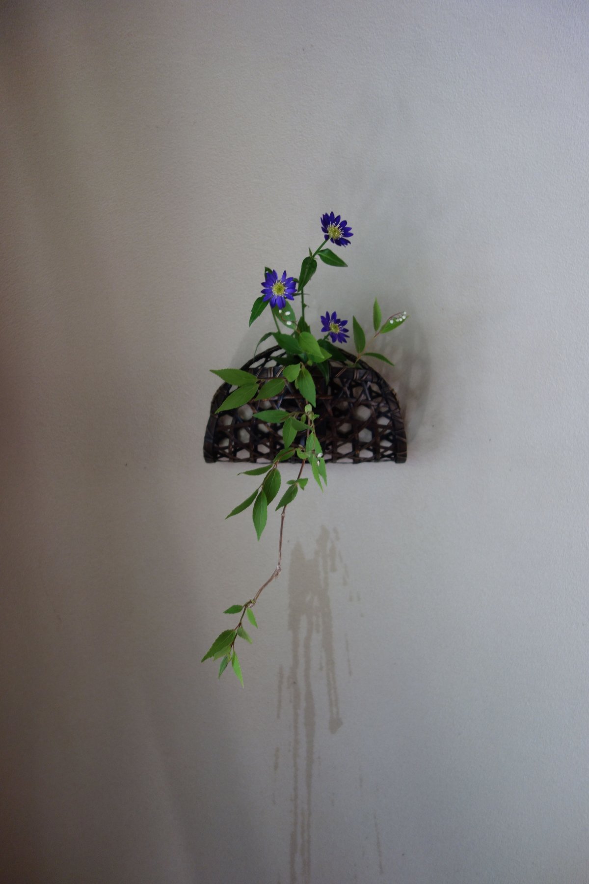 Yoshimichi Yoshida 吉田佳道 ふくろう竹掛け花入 | g's gallery