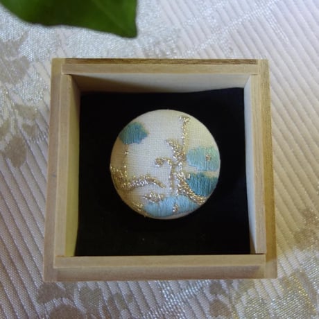 mayumi tomita 富田真弓　芥子(ポピー)刺繍ブローチor帯留