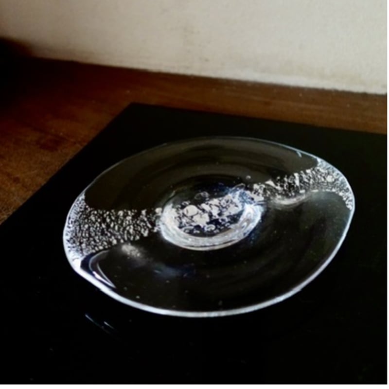 Akemi Kaminaga 神永朱美 銀箔帯吹きガラス楕円銘々皿 | g's gallery