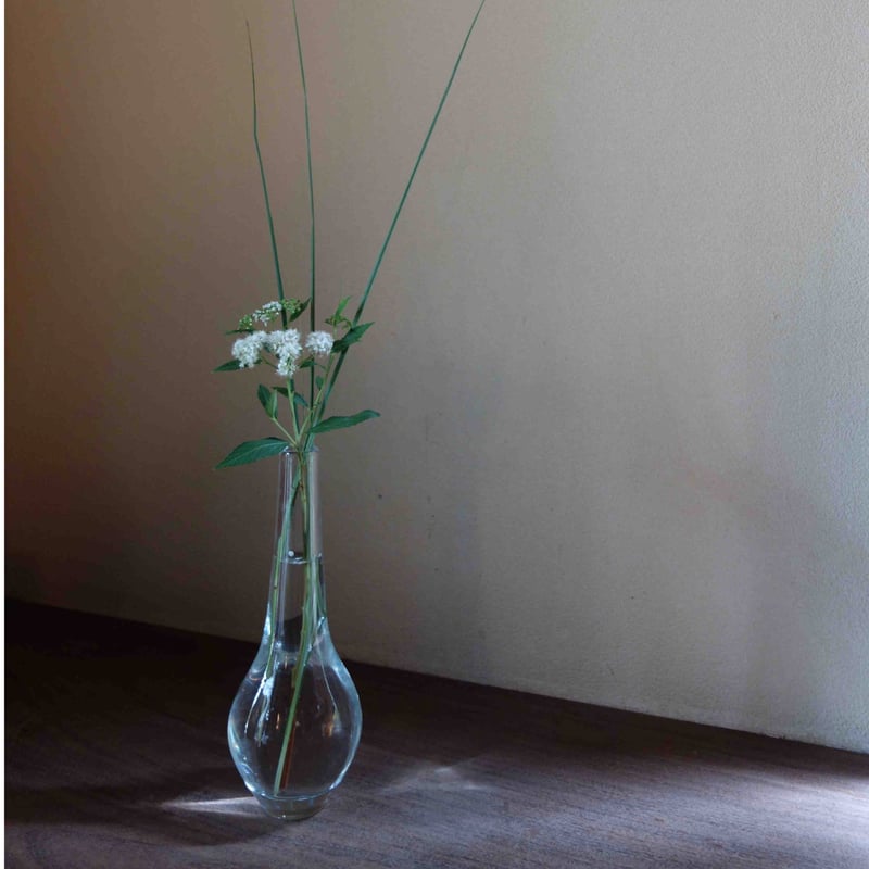 Kaori Kawanabe 吹きガラス鶴首花器 | g's gallery