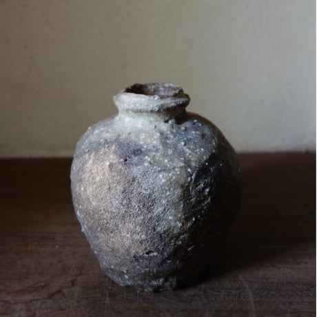 Q Tani 谷穹　蹲　(桐箱付き)