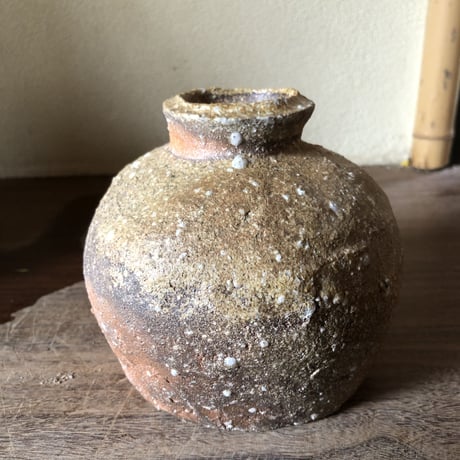 Q Tani  谷穹　蹲 (桐箱付き)