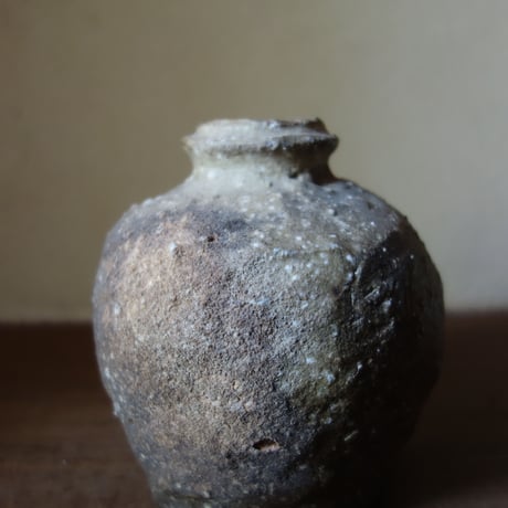 Q Tani 谷穹　蹲　(桐箱付き)