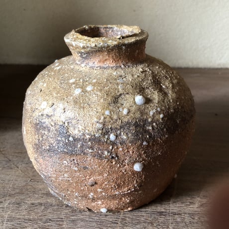 Q Tani  谷穹　蹲 (桐箱付き)