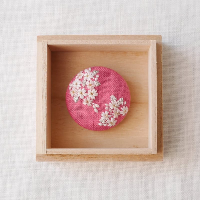 Mayumi Tomita 桜刺繍ブローチ | g's gallery