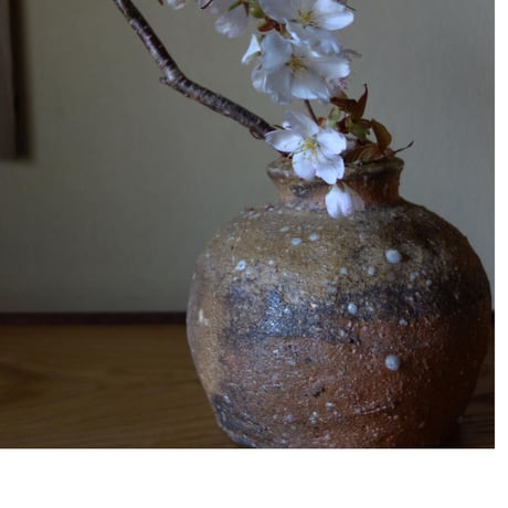 Q Tani  谷穹　蹲 (桐箱付き)