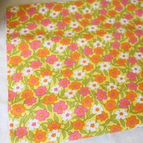 USAコットン生地○flower power◯moda○フラワー・花柄