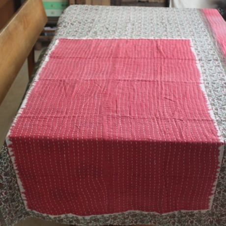 インド○カンタキルト○レッドナチュラルフラワー○  約216×139cm