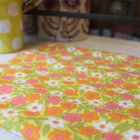 USAコットン生地○flower power◯moda○フラワー・花柄