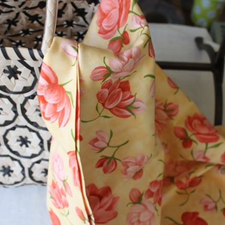 USAコットン生地○Petaluma kurdredイエローベース◯icanoe/moda○フラワー・花柄