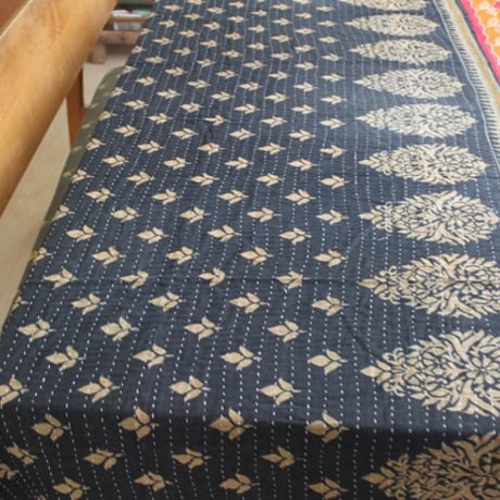 インド○カンタキルト○ひし形フラワー○  約216×139cm