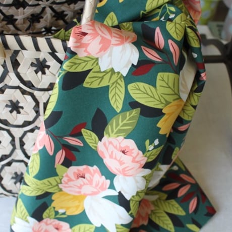 USAコットン生地○AMEROSE◯グリーンベース◯icanoe/moda◯花柄・フラワー