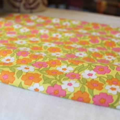 USAコットン生地○flower power◯moda○フラワー・花柄