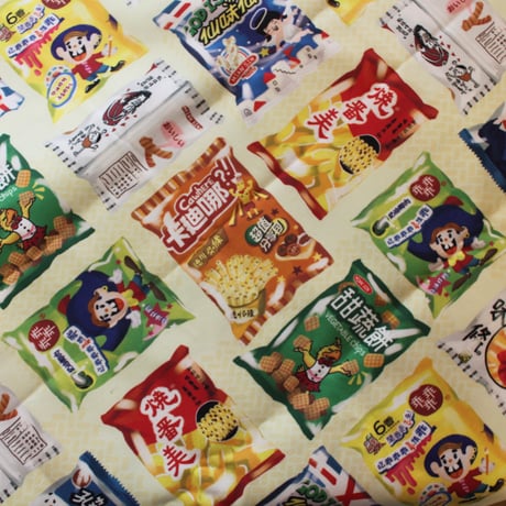 ●台湾　お菓子柄キャンパス生地●
