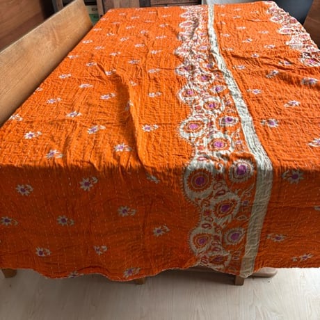 インド○カンタキルト○オレンジフラワー○  約216×139cm
