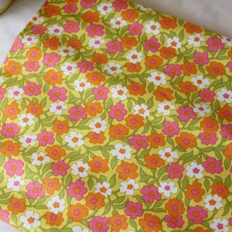 USAコットン生地○flower power◯moda○フラワー・花柄