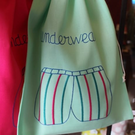 ベトナム🇻🇳刺繍巾着　トランクス3種