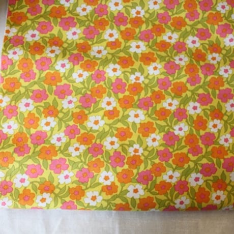USAコットン生地○flower power◯moda○フラワー・花柄