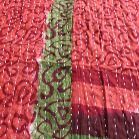インド○カンタキルト○レッドフラワー○  約216×139cm