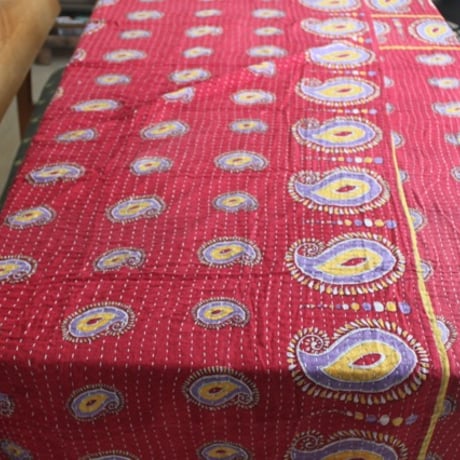 インド○カンタキルト○レッドナチュラルフラワー○  約216×139cm