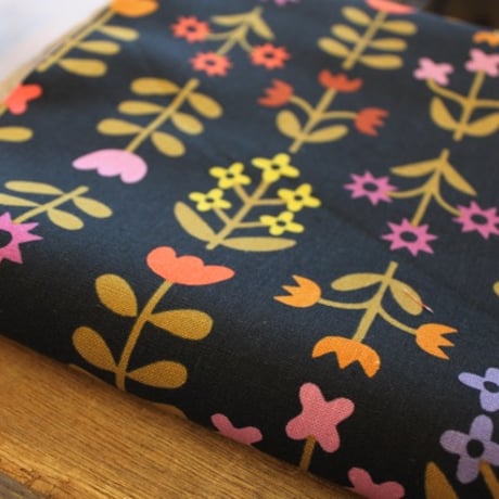 USAリネンコットンキャンパス○favorite flowers○rubystarsociety◯花柄◯黒地