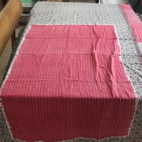 インド○カンタキルト○レッドナチュラルフラワー○  約216×139cm