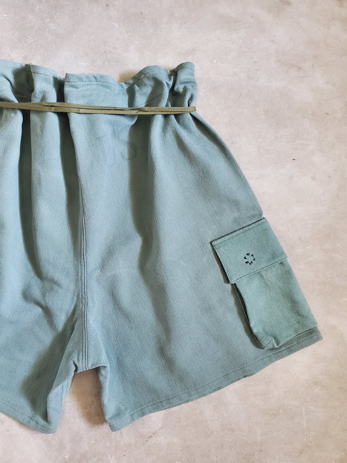 NEAT ランドリー　リメイクバック　ショーツ NEAT ランドリーバックリメイク ショーツ ショートパンツ 短パン