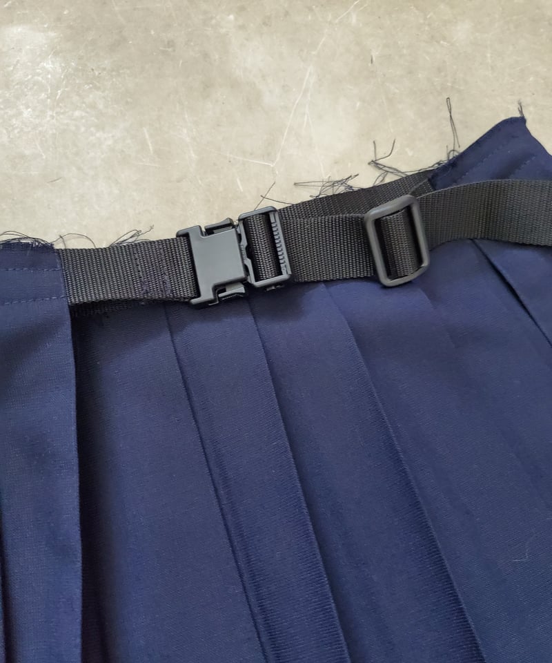 カシコ エプロンプリーツスカート カシコ エプロンプリーツスカート