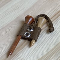 弟子屈産エゾシカ革ティーホルダー
