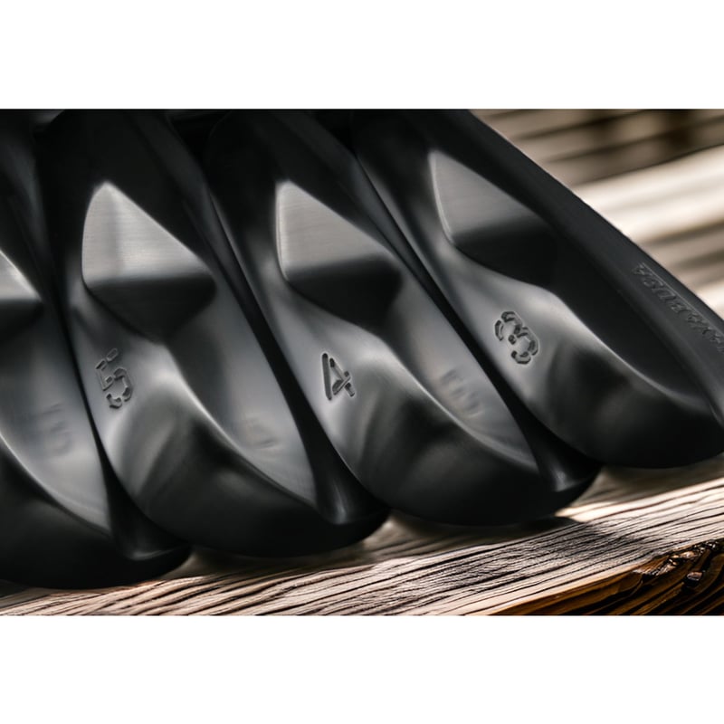 待望の番手モデル！プロ支給品 HAYABUSA Iron セット番手モデル | Bose