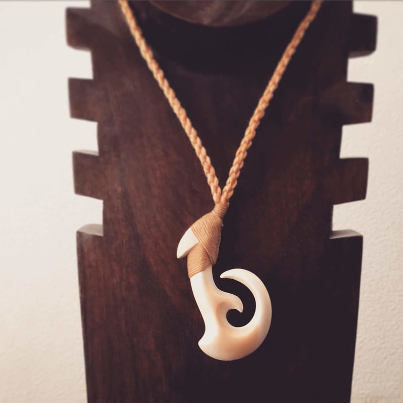 ボーンカービングネックレス鯨歯フック ボーンカービング鯨歯HOOK WL-68 | Ocean's Bone Carvings